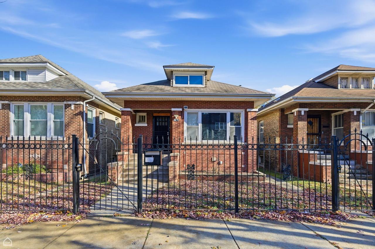 8111 S Manistee Ave., Chicago, IL 60617