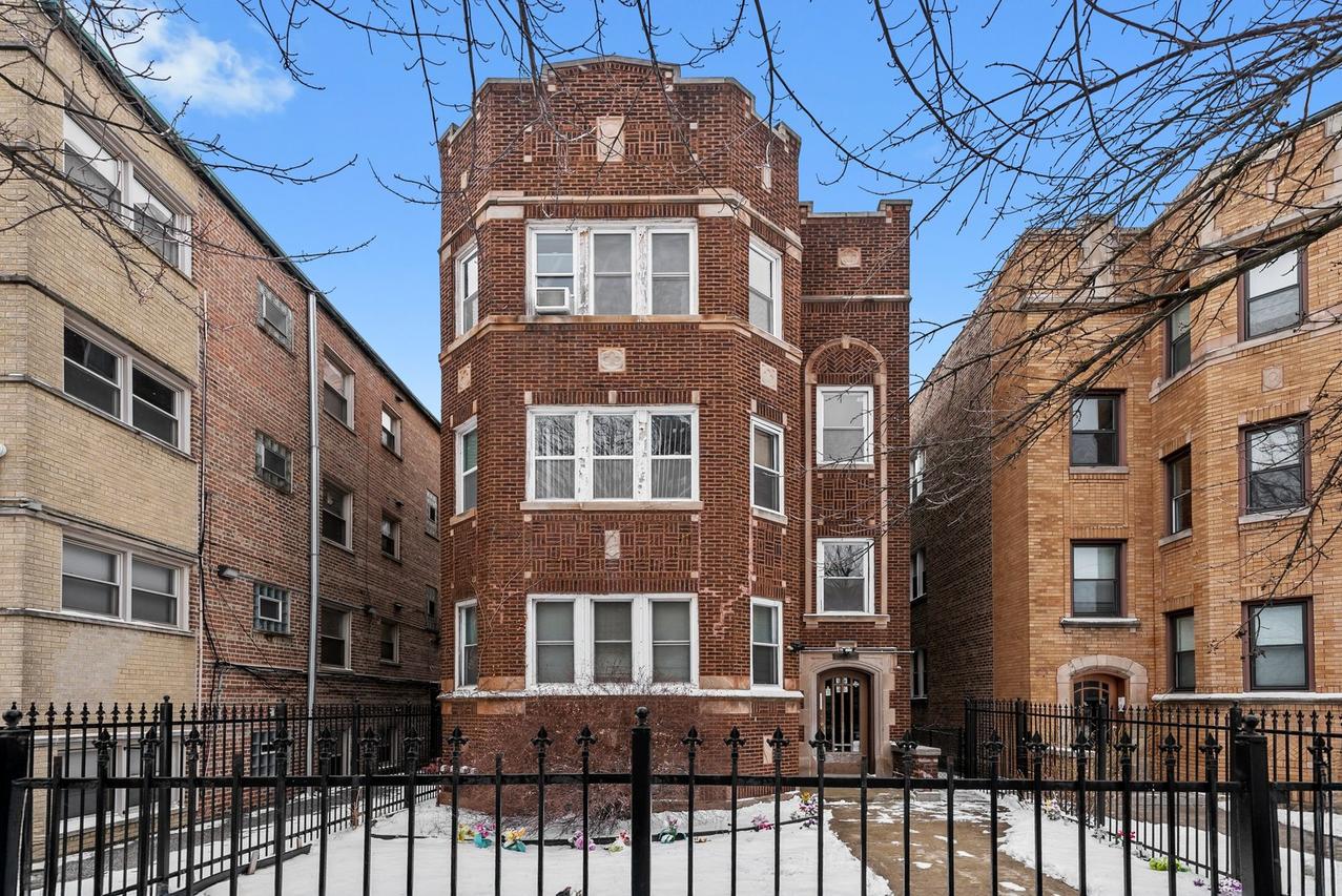 [Address Hidden by Seller], Chicago, IL 60649