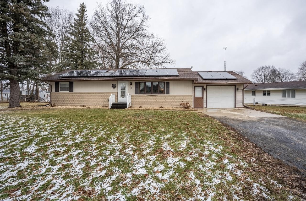 304 Lumar Dr., Pearl City, IL 61062