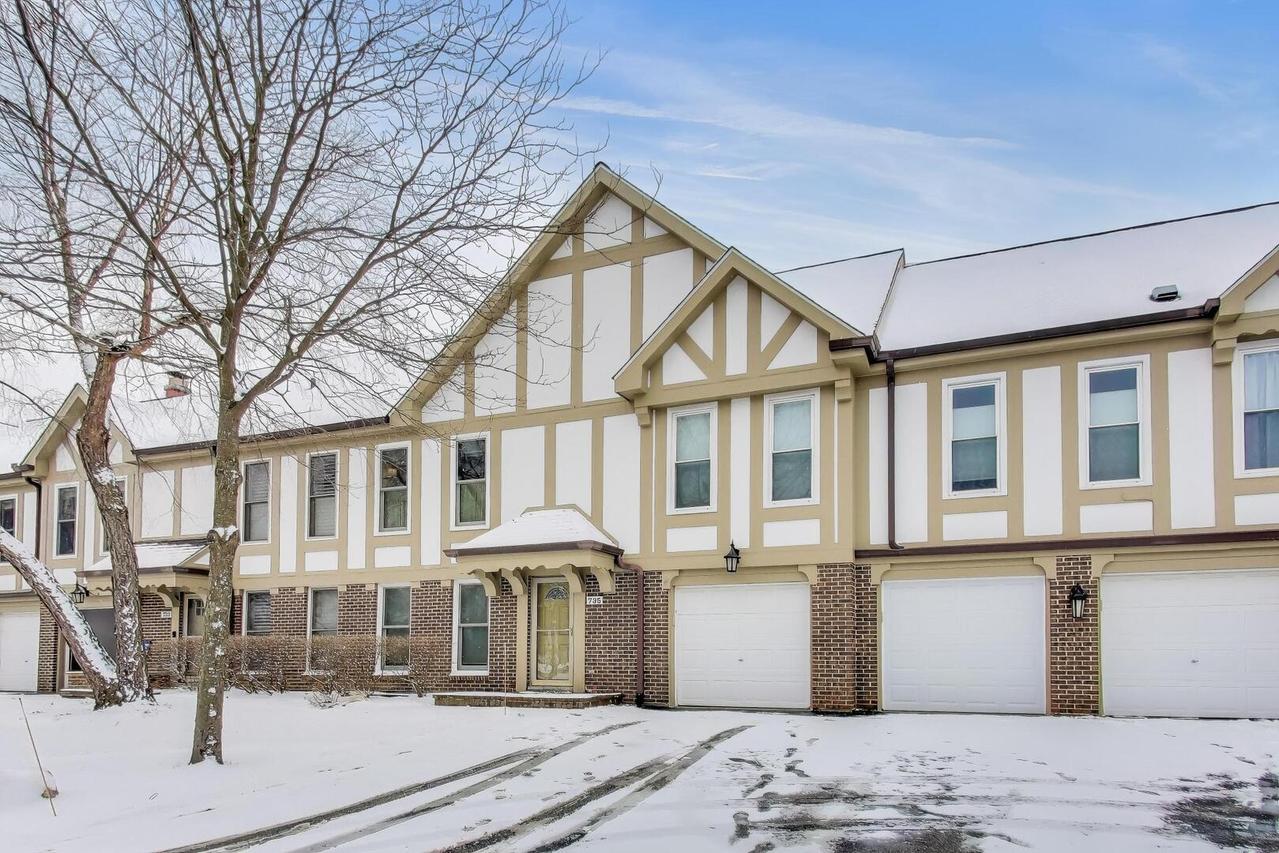 735 Garfield Ave., Libertyville, IL 60048