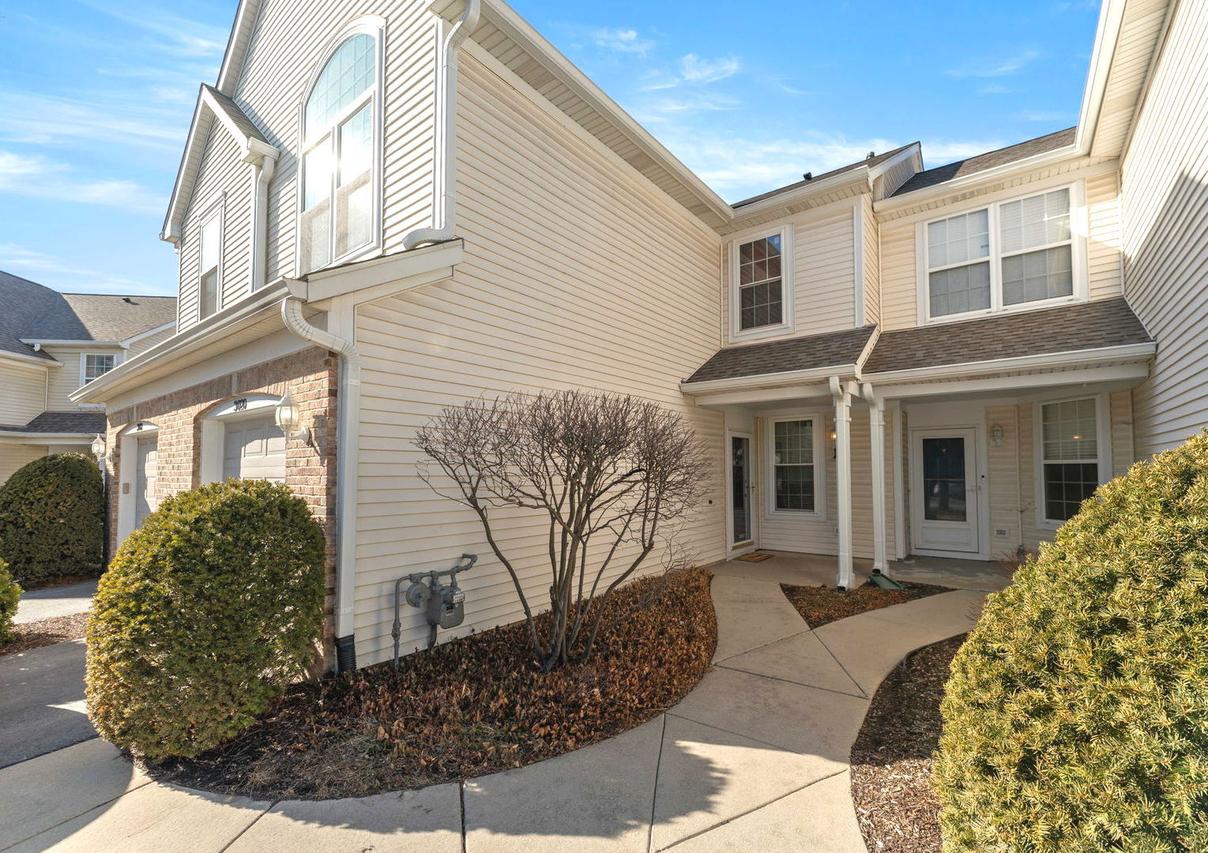 [Address Hidden by Seller], Aurora, IL 60504