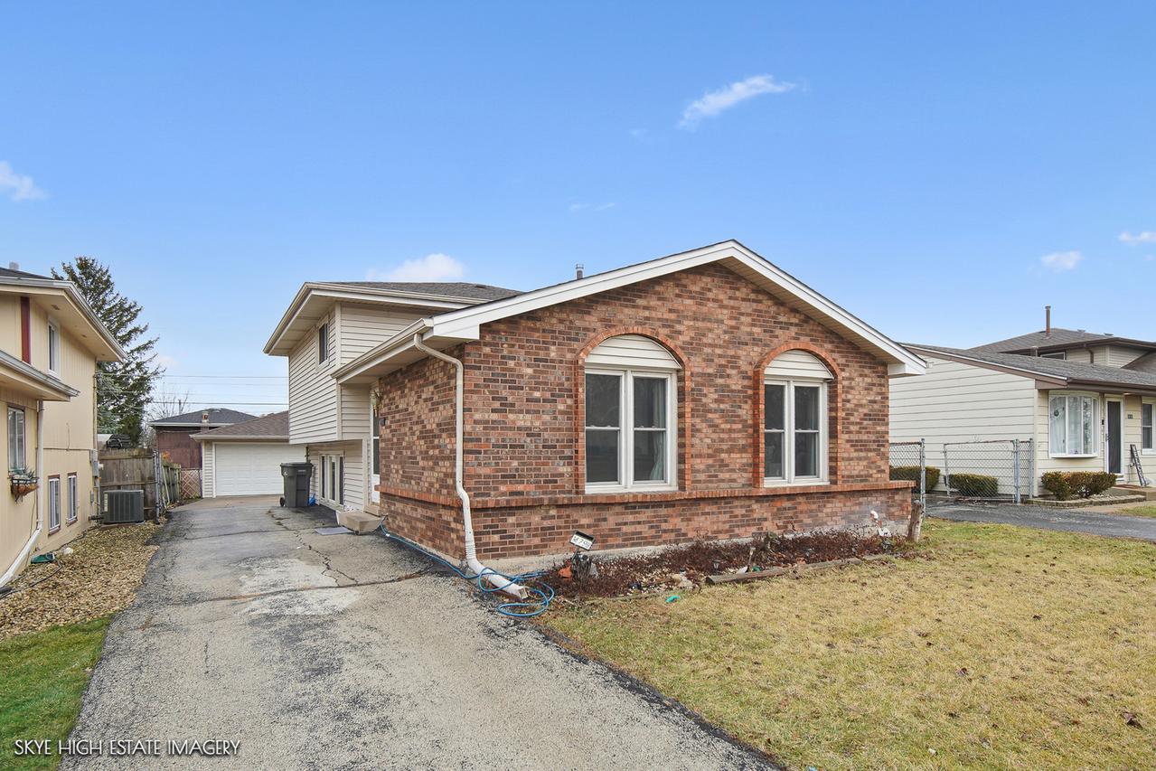 16798 91st Ave., Orland Hills, IL 60477