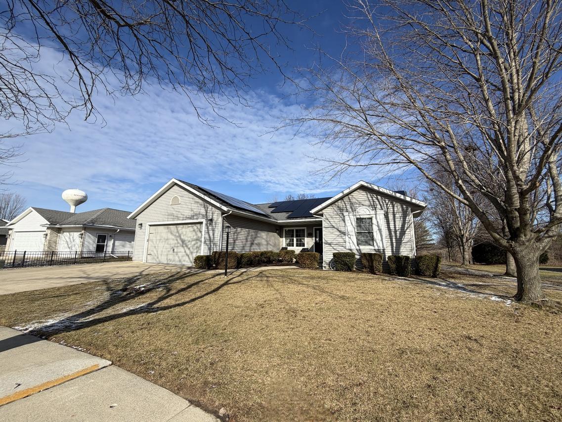 1414 E Heather Dr., Mahomet, IL 61853