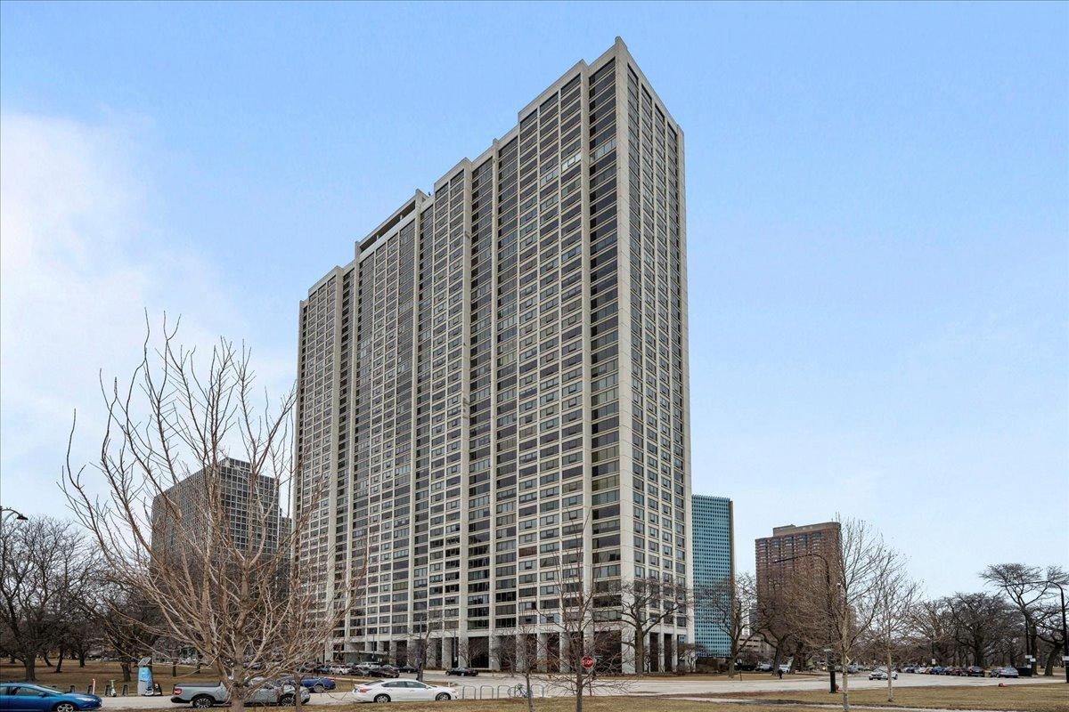 2800 N Lake Shore Dr. #1317, Chicago, IL 60657