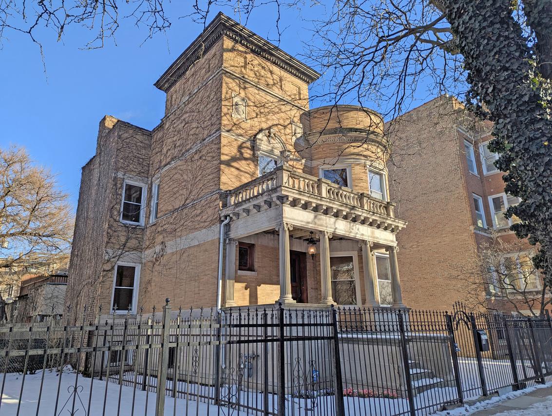 836 E 52nd St., Chicago, IL 60615