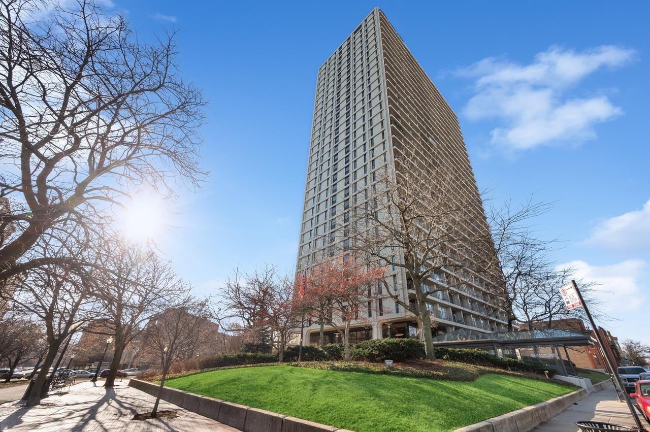 1960 N Lincoln Park West Ave. #1802, Chicago, IL 60614