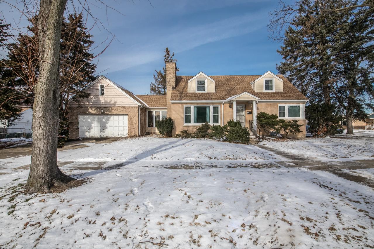 7340 W Keeney St., Niles, IL 60714