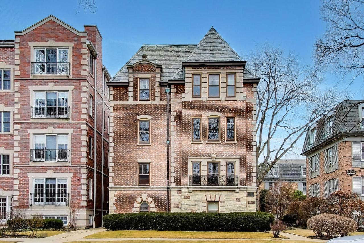 1929 Sherman Ave. #2W, Evanston, IL 60201