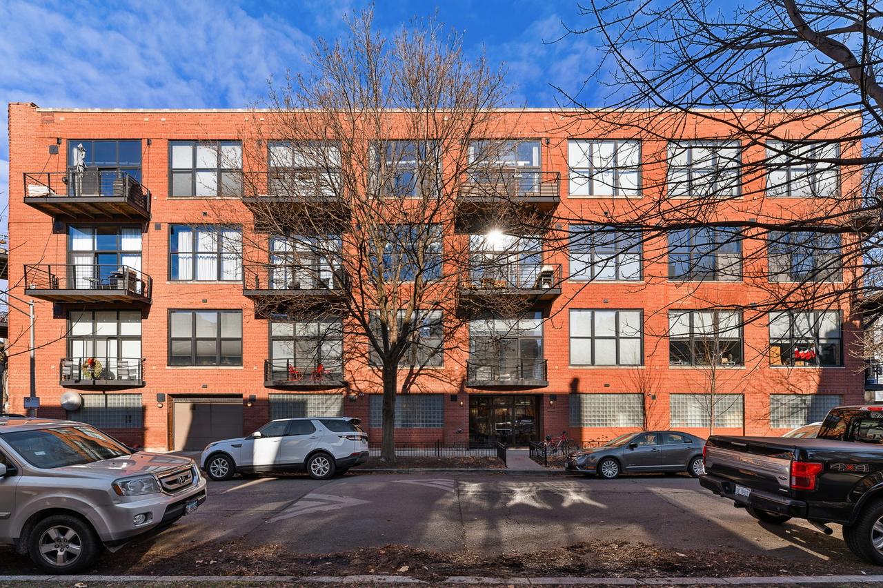 2210 W Wabansia Ave. #408, Chicago, IL 60647