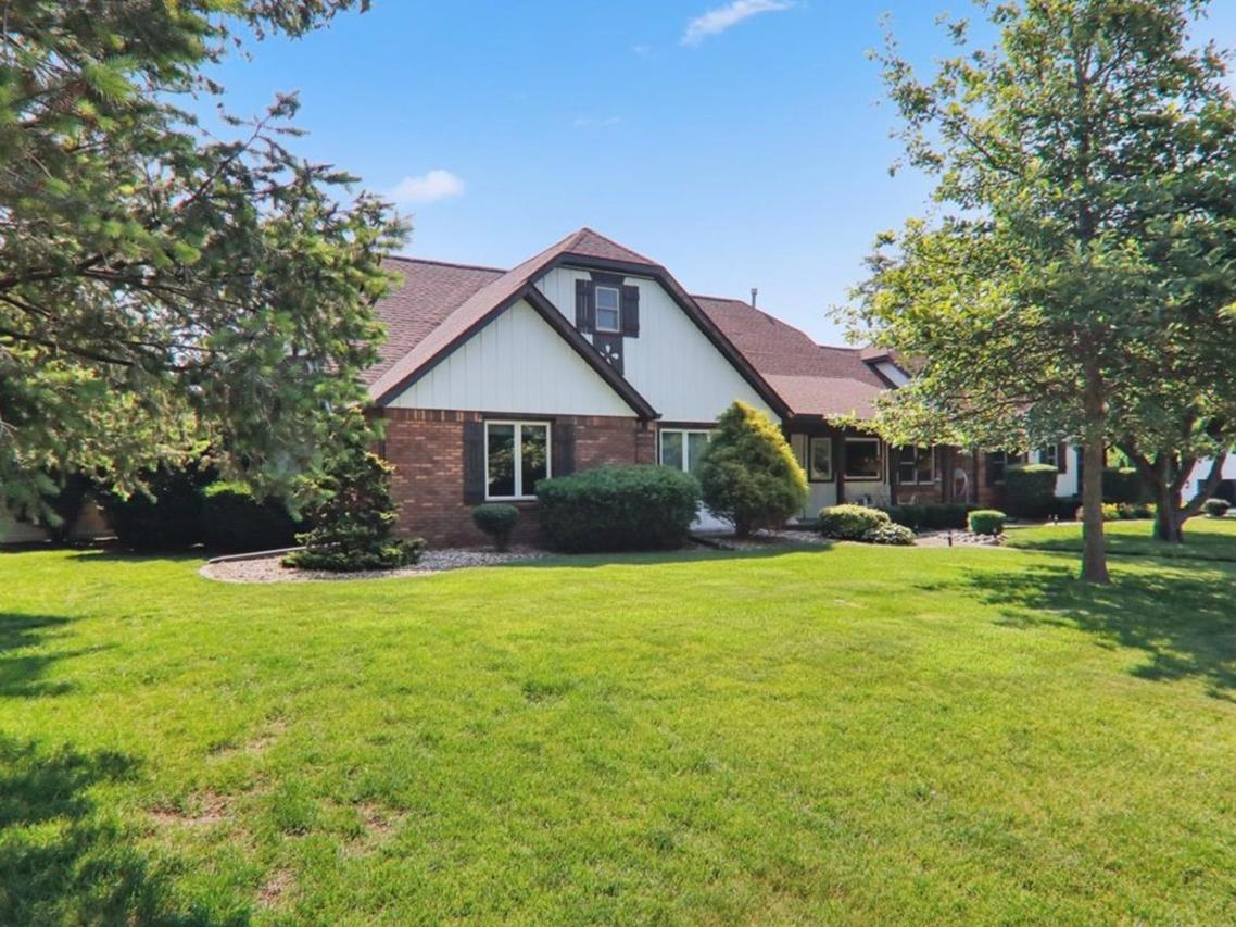 2215 Woodfield Rd., Bloomington, IL 61704