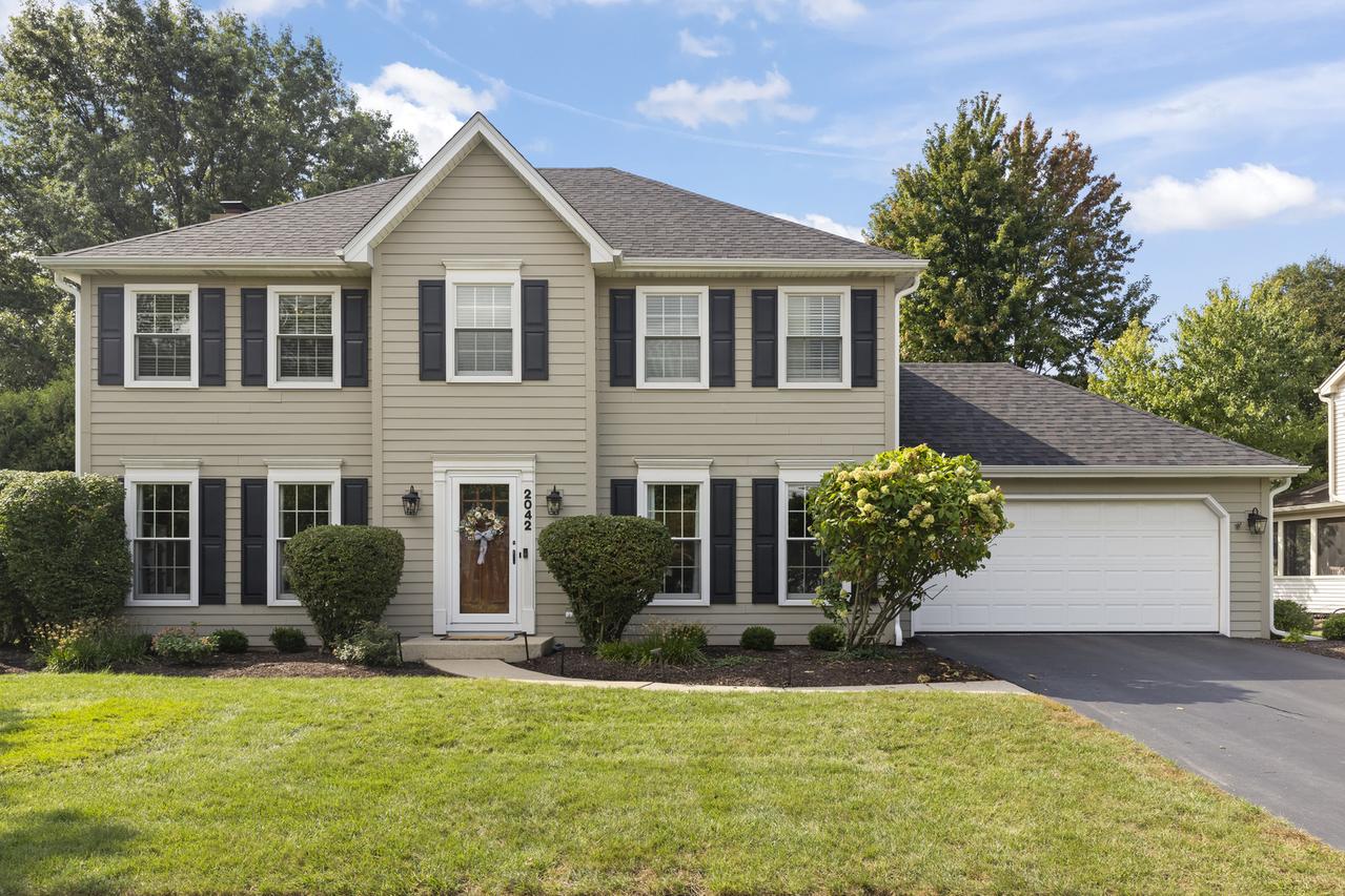2042 Richton Dr., Wheaton, IL 60189