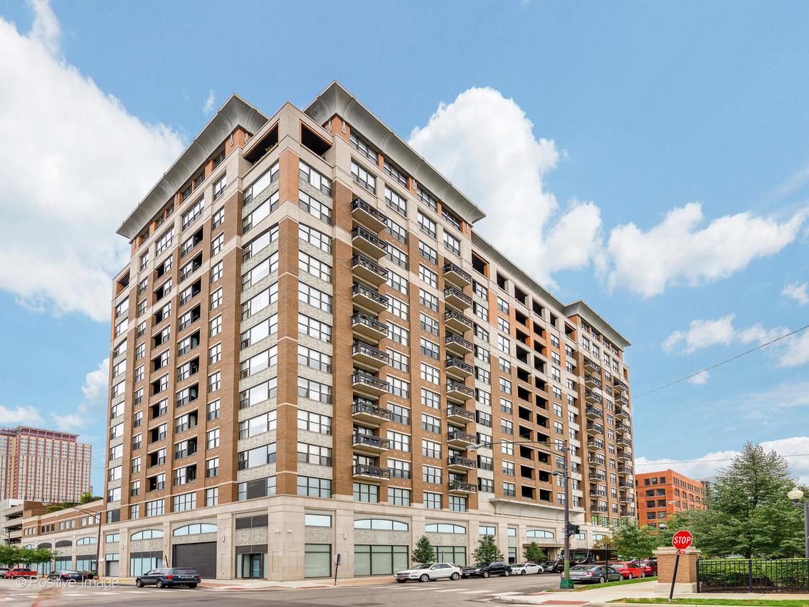 849 N Franklin St. #418, Chicago, IL 60610