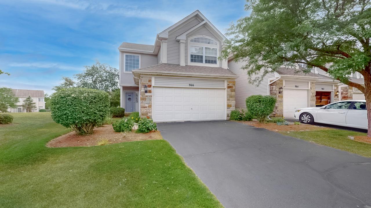 966 Mesa Dr., Lake In The Hills, IL 60156