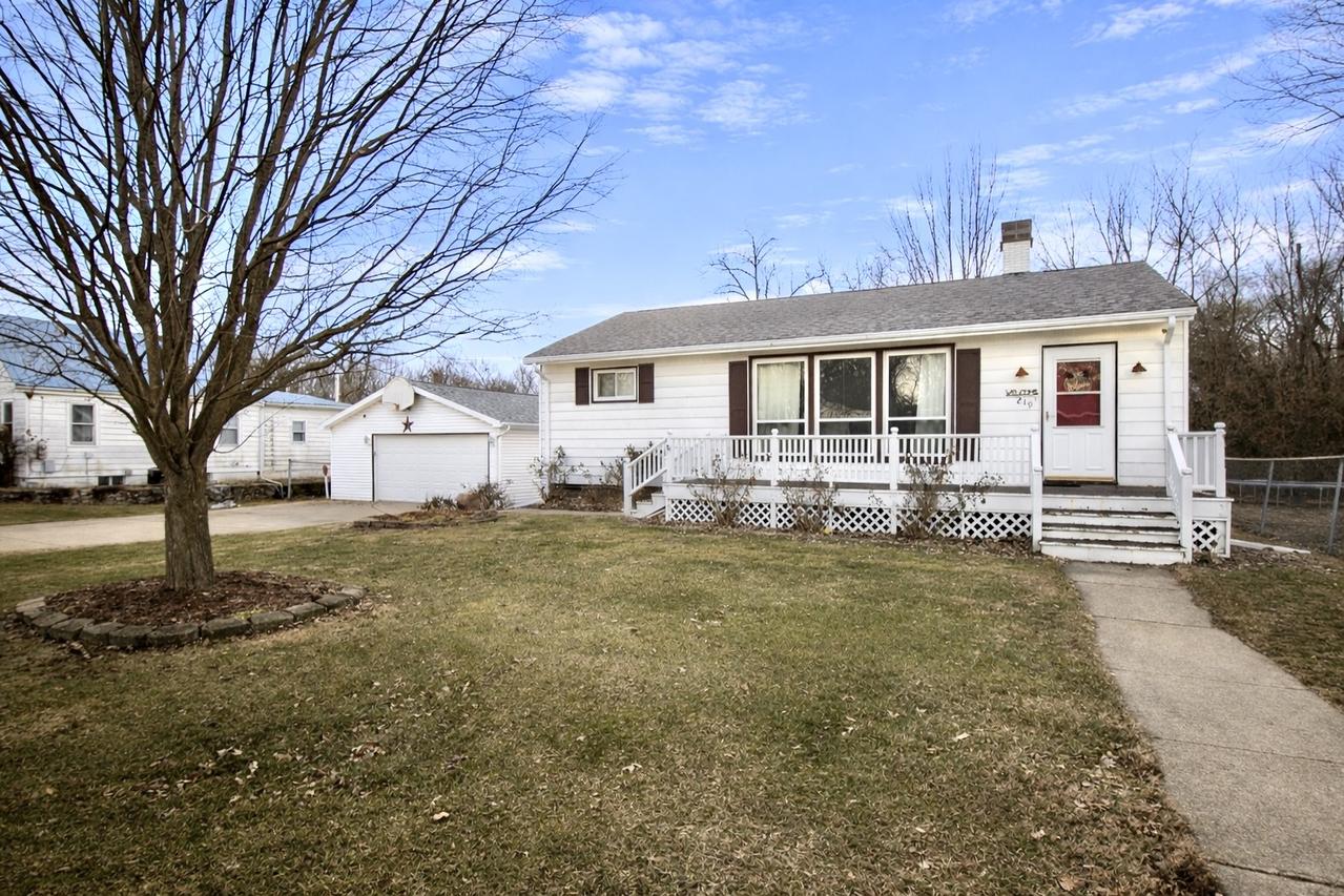 219 Willett Ave., Dixon, IL 61021