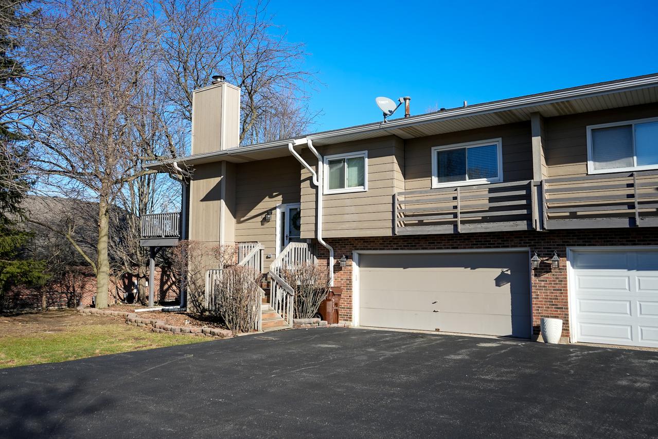 647 Johnson Ave., Frankfort, IL 60423