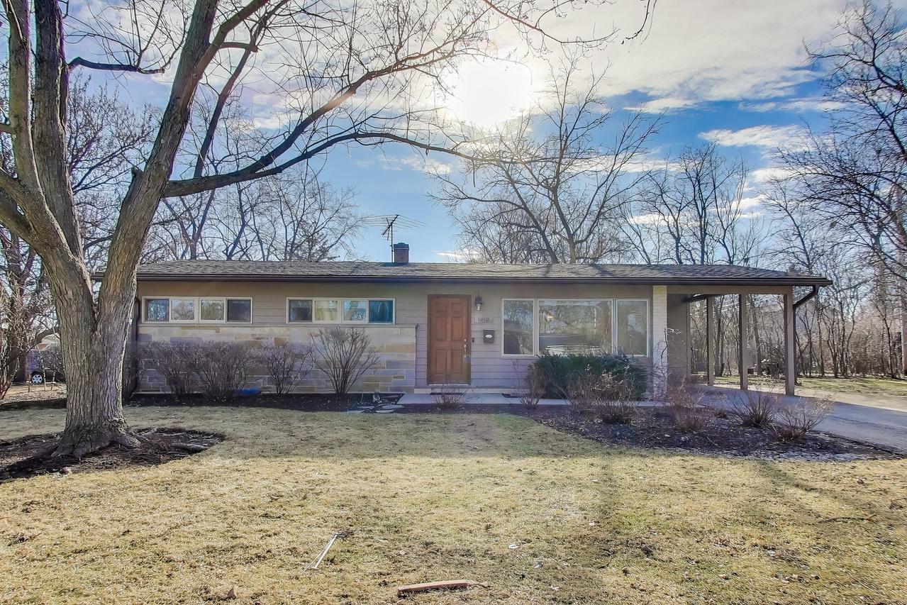 1000 Dell Rd., Northbrook, IL 60062