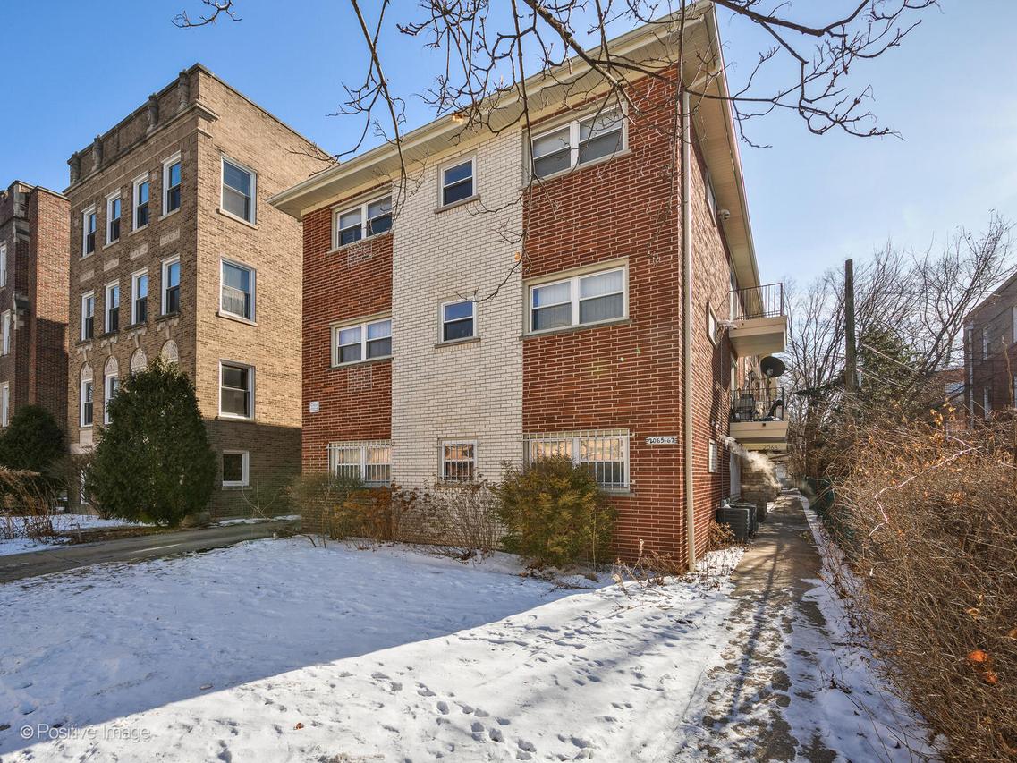 2067 W Farwell Ave. #3S, Chicago, IL 60645