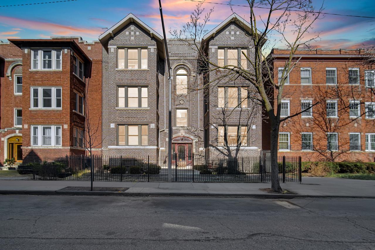 840 W Gunnison St. #2E, Chicago, IL 60640