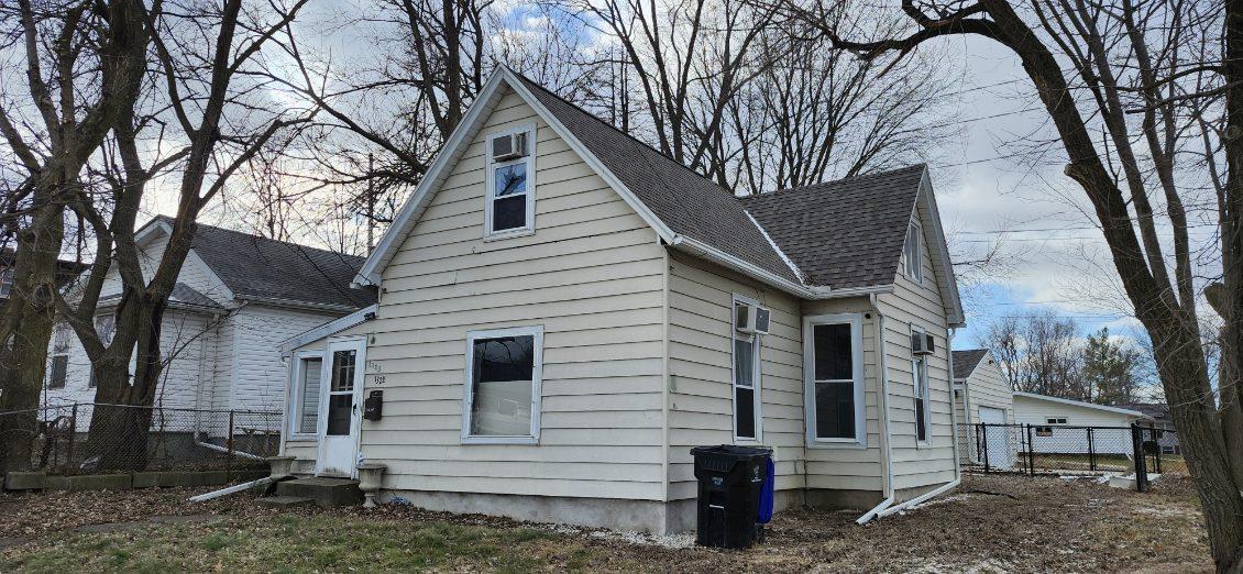 1328 N Mason St., Bloomington, IL 61701