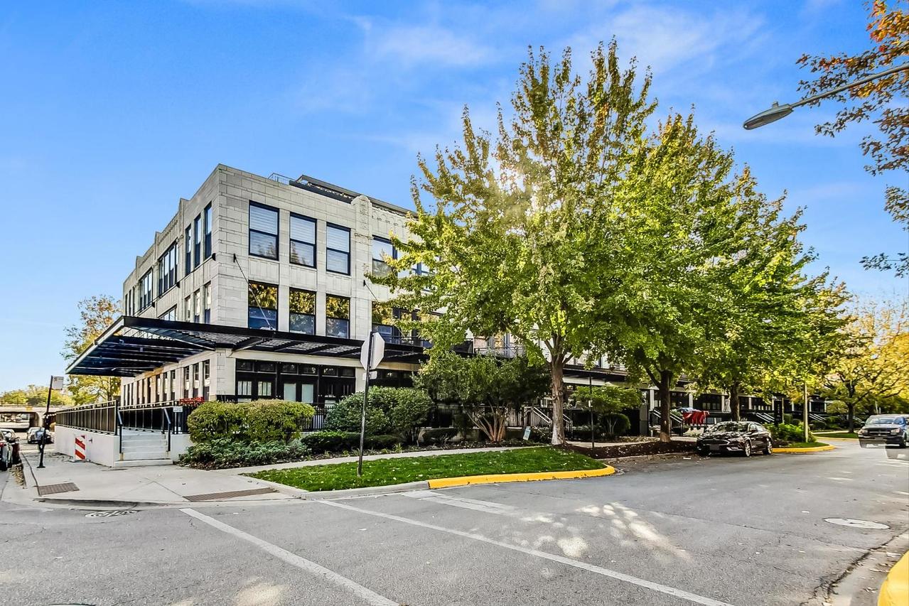 1001 W 15th St. #241, Chicago, IL 60608