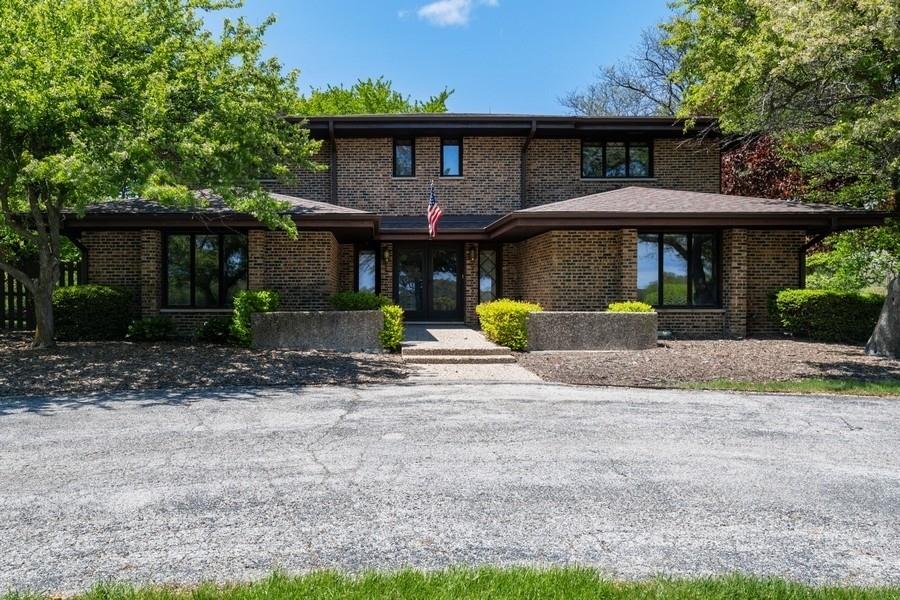 [Address Hidden by Seller], Libertyville, IL 60048