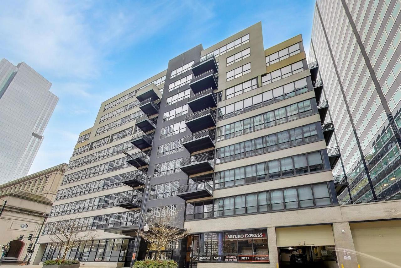 130 S Canal St. #803, Chicago, IL 60606