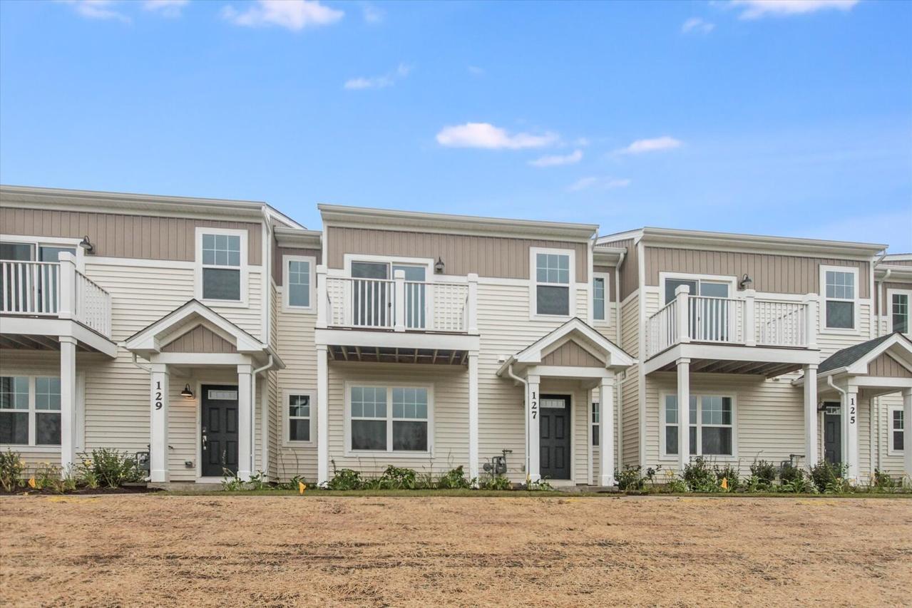 424 Comstock Rd., South Elgin, IL 60177