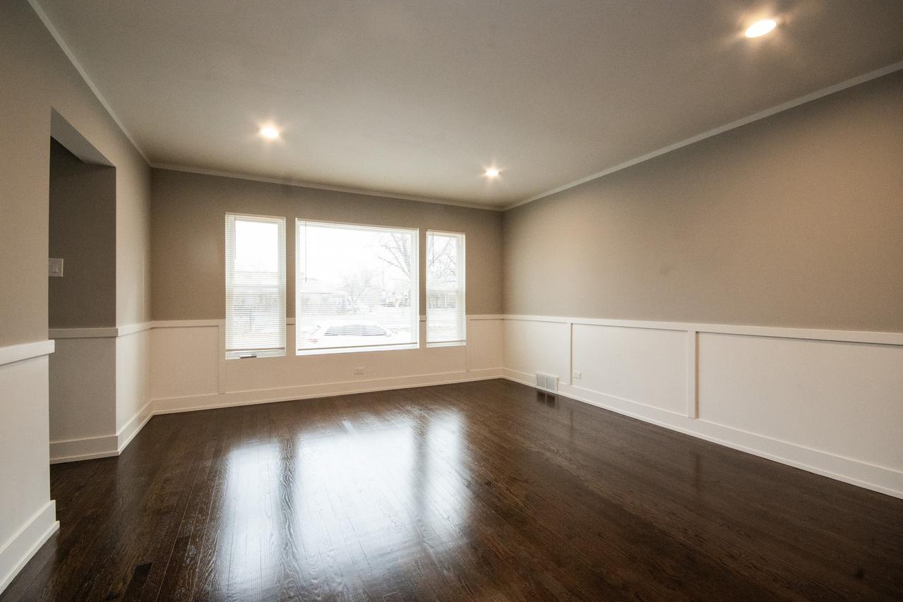 8318 S Blackstone Ave., Chicago, IL 60619