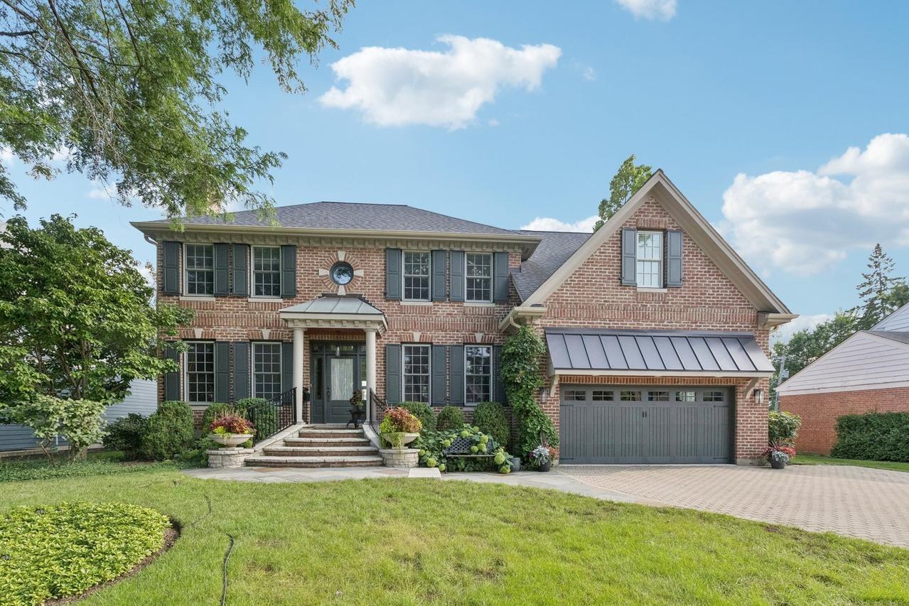 941 Burton Ter., Glenview, IL 60025