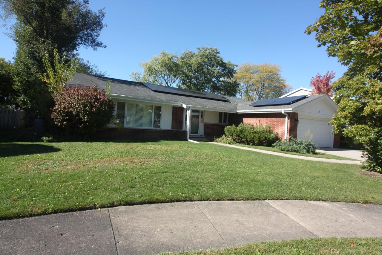 12 S Princeton Ct., Arlington Heights, IL 60005