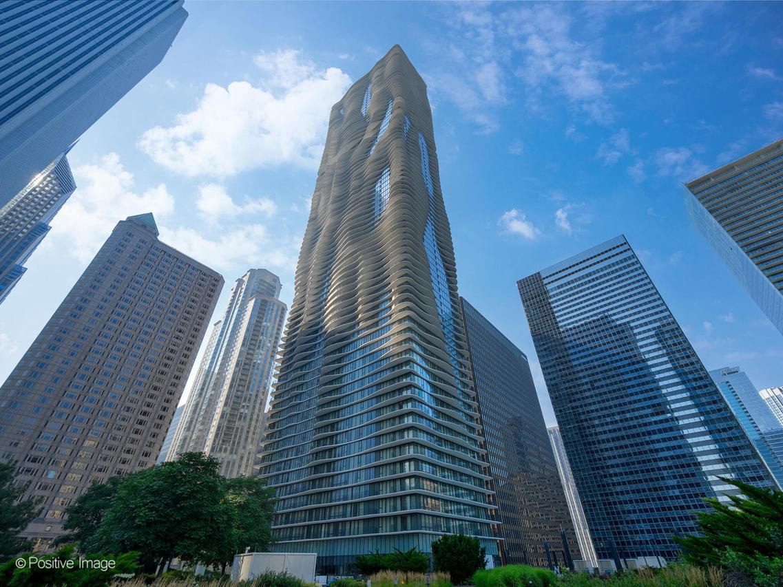 225 N Columbus Dr. #6301, Chicago, IL 60601