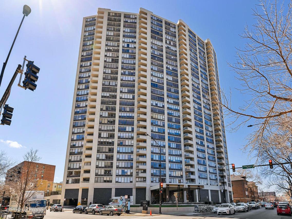 3930 N Pine Grove Ave. #2611, Chicago, IL 60613