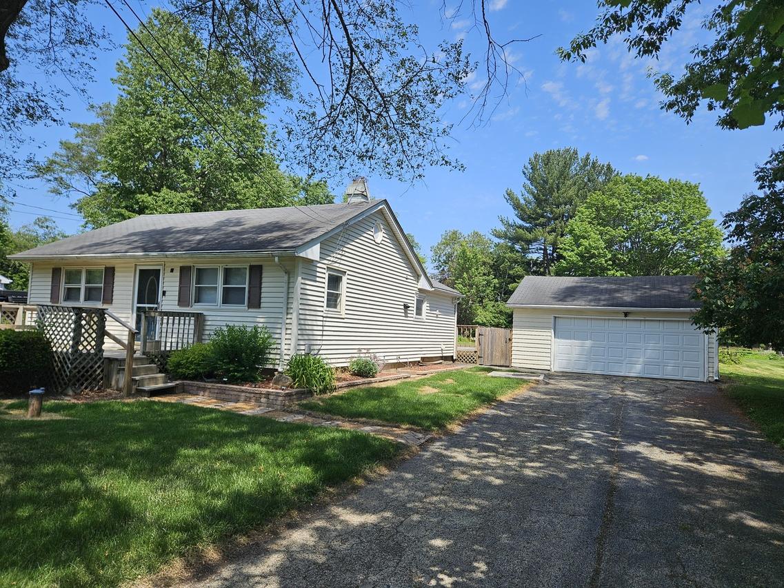 10N827 Hawthorne St., Elgin, IL 60123