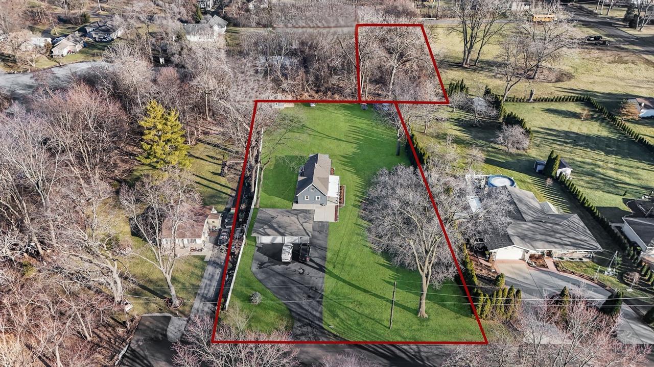 6N221 Virginia Rd., Roselle, IL 60172