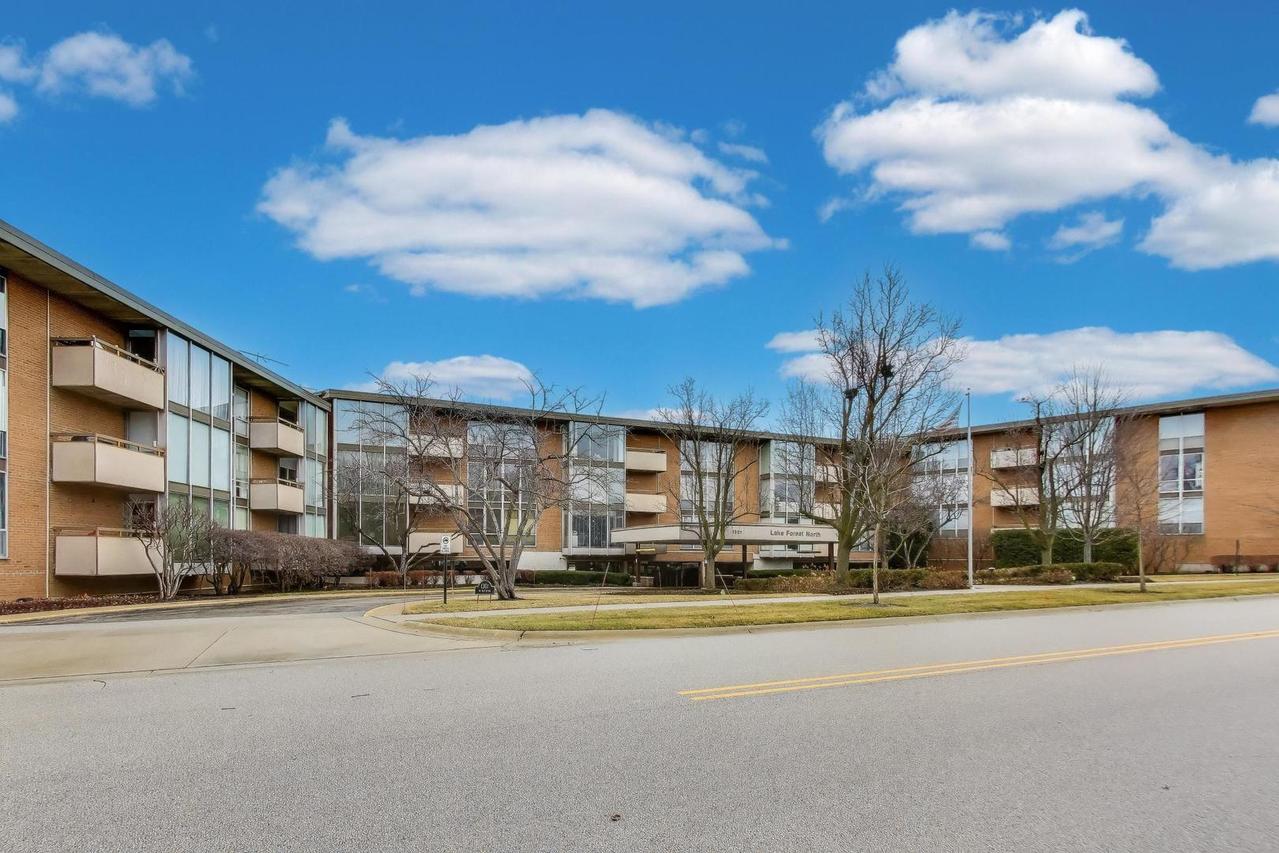 1301 N Western Ave. #325, Lake Forest, IL 60045