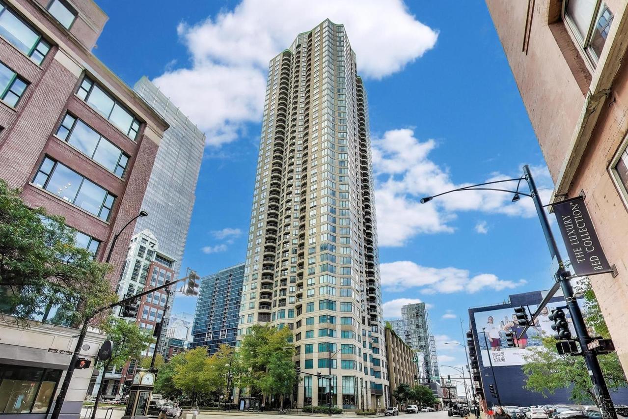 400 N Lasalle Dr. #1912, Chicago, IL 60610