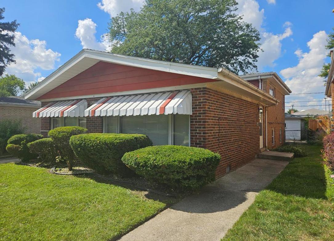 12946 S Carpenter St., Calumet Park, IL 60827