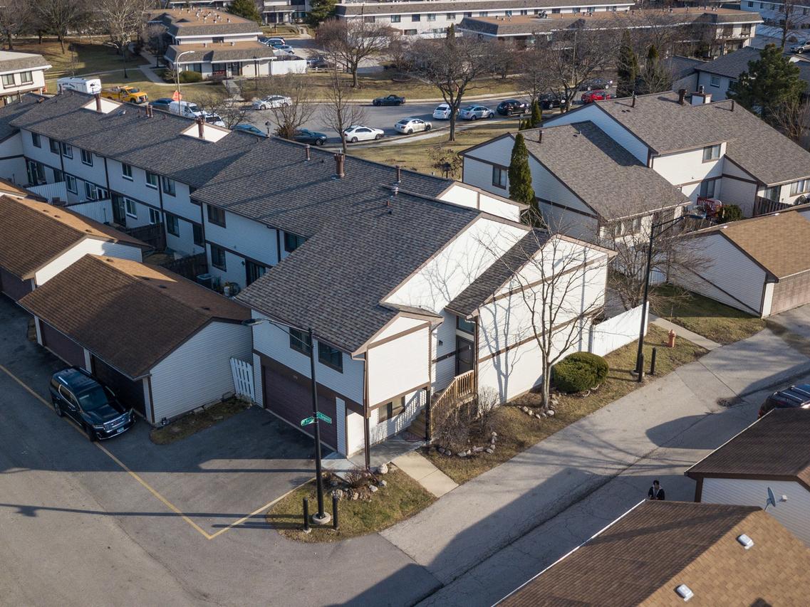 1379 Court Marguerite, Hanover Park, IL 60133