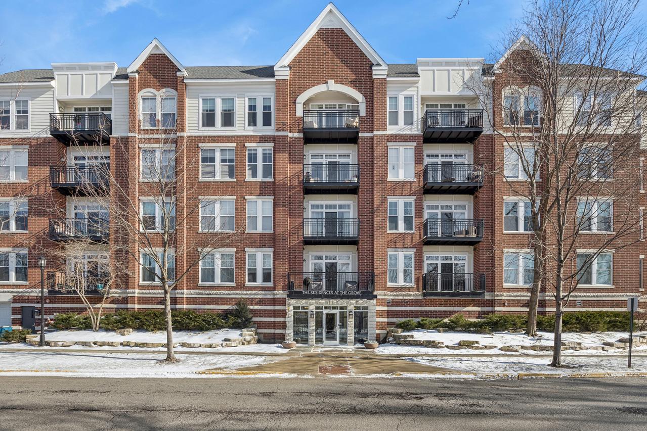 7753 Van Buren St. #211, Forest Park, IL 60130