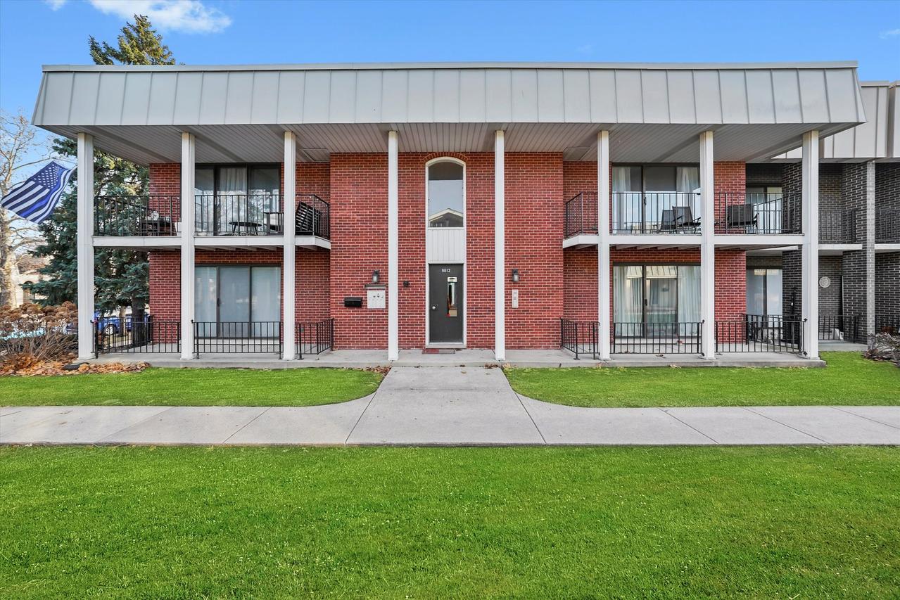 9812 S Karlov Ave. #4D, Oak Lawn, IL 60453