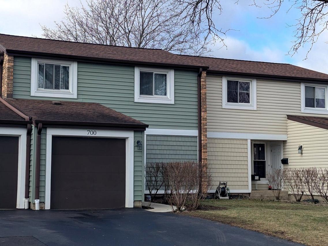 700 Lakeside Cir Dr., Wheeling, IL 60090