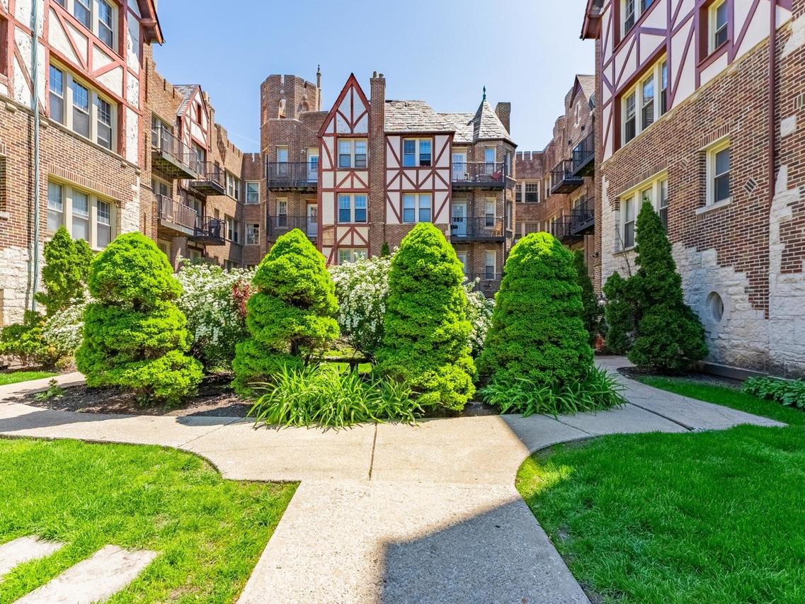 5717 N Kimball Ave. #2N, Chicago, IL 60659