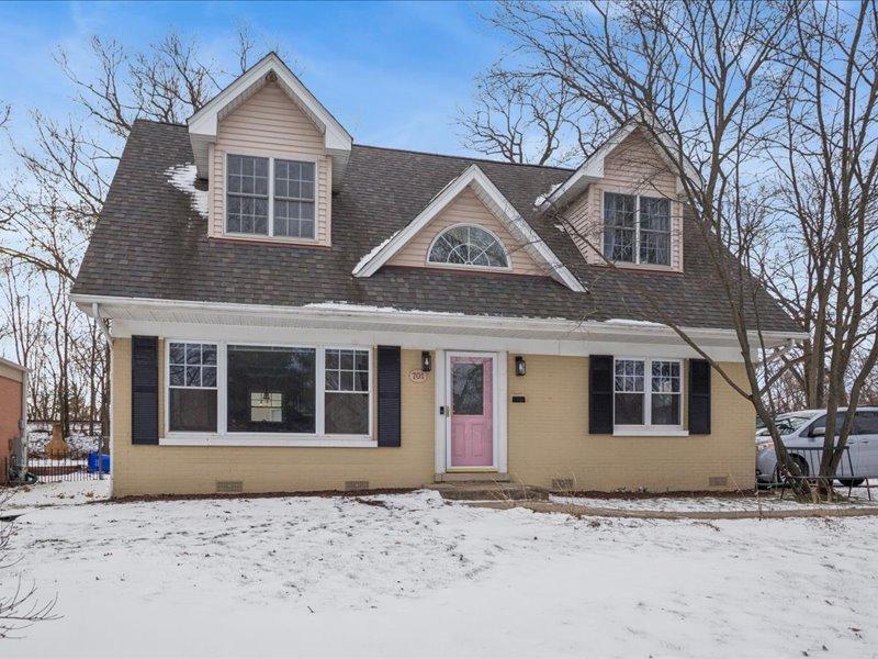 701 Willis St., Glen Ellyn, IL 60137