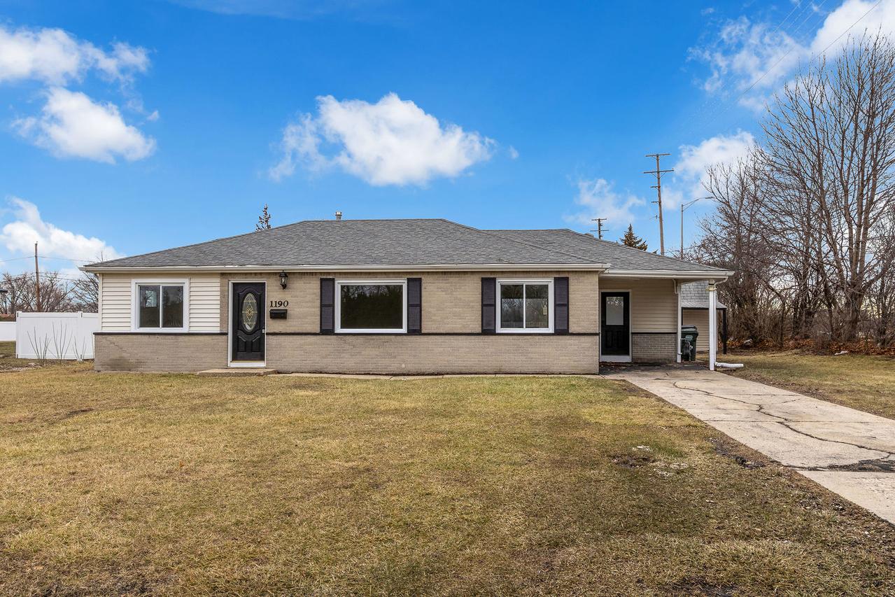 1190 Ash Rd., Hoffman Estates, IL 60169