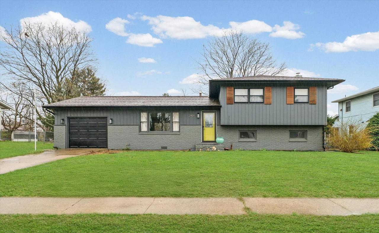 2409 Elizabeth St., Urbana, IL 61802