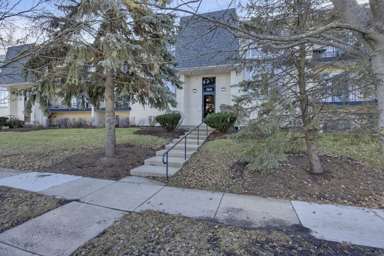 7913 W 157th St. #1E, Orland Park, IL 60462