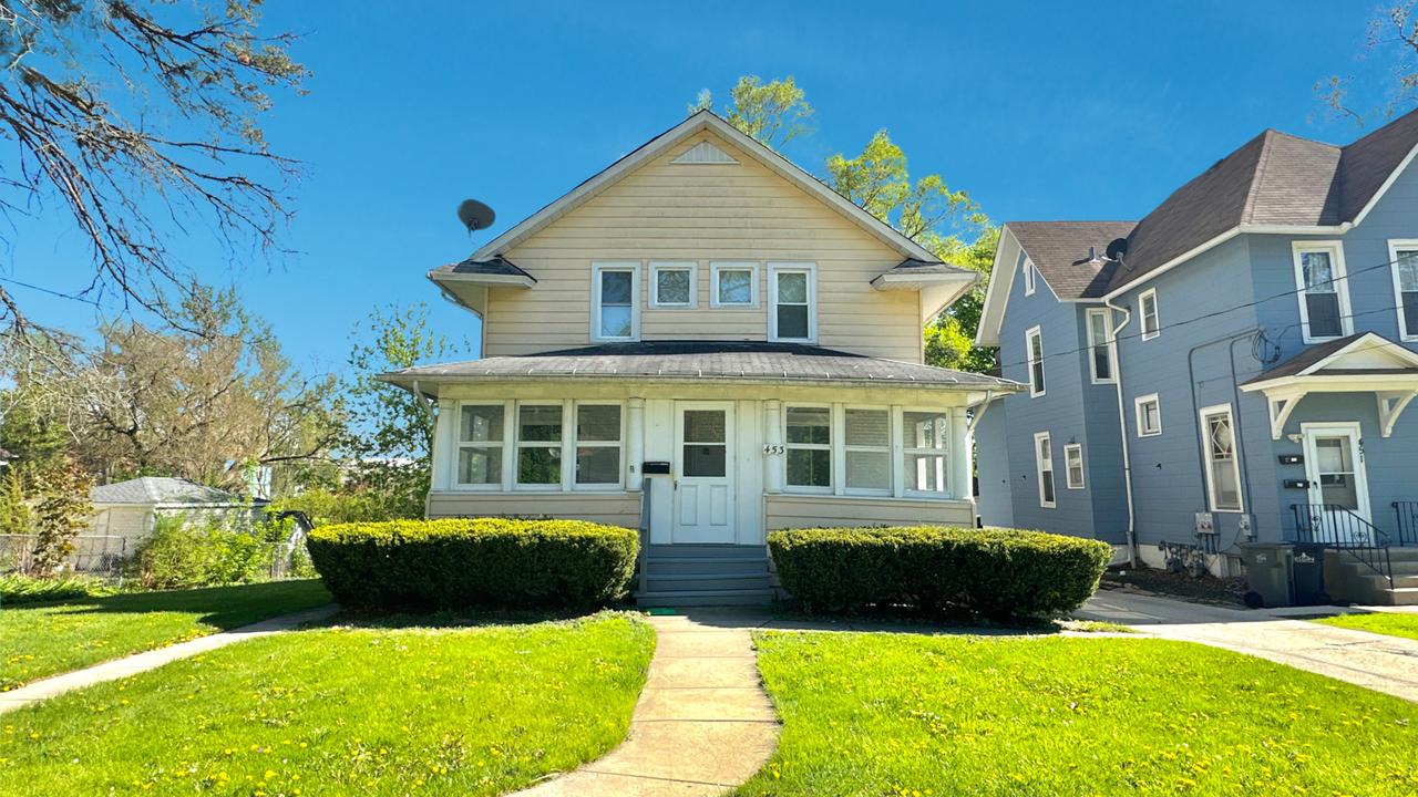 453 Addison St., Elgin, IL 60120