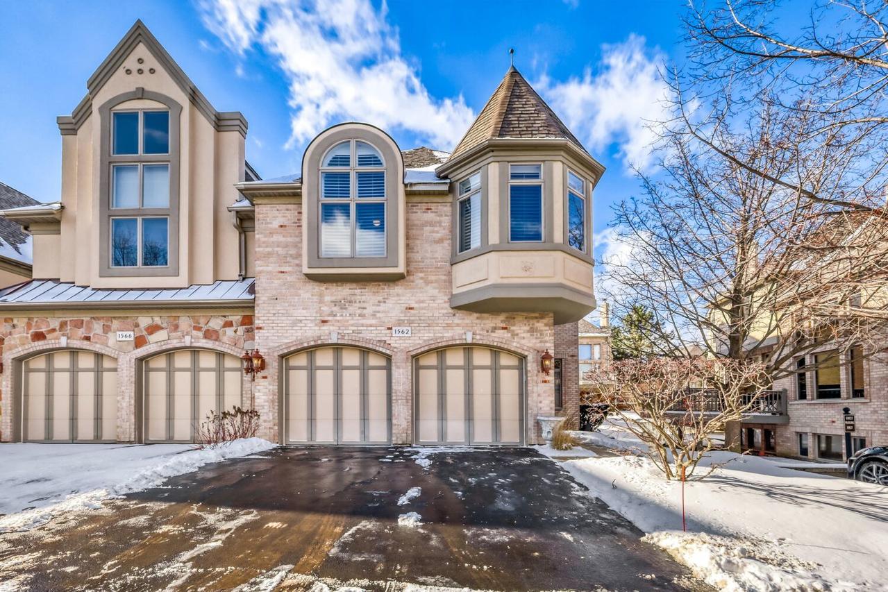 1562 S Paul Le Comte Ct., Palatine, IL 60067