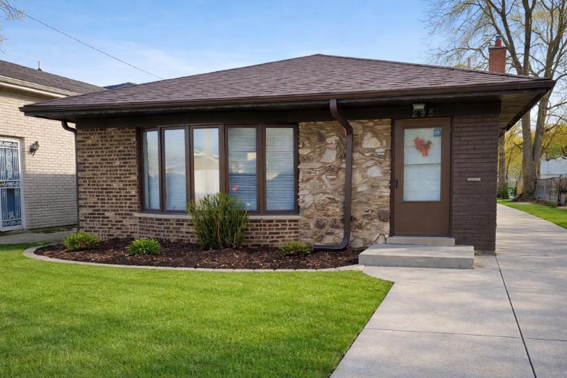 295 Saginaw Ave., Calumet City, IL 60409