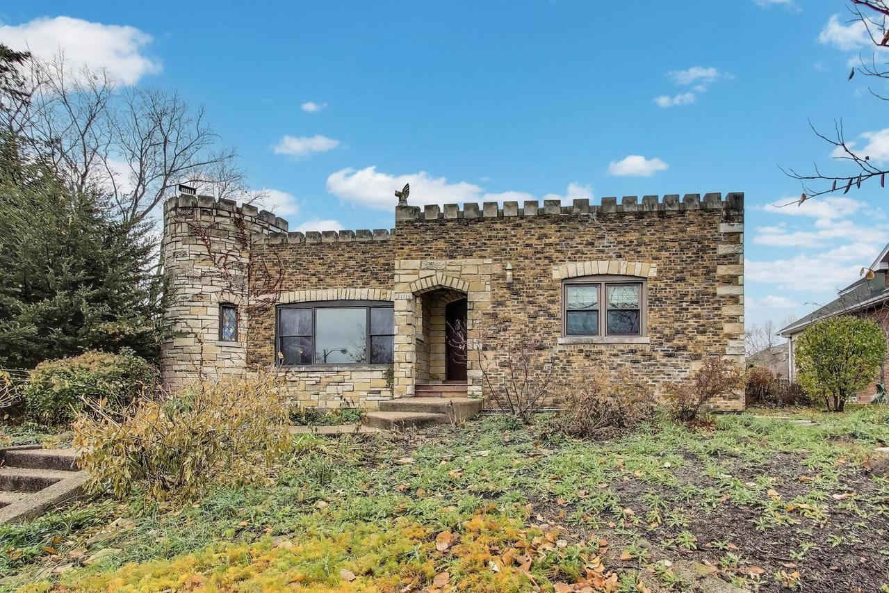 1115 N Ridgeland Ave., Oak Park, IL 60302